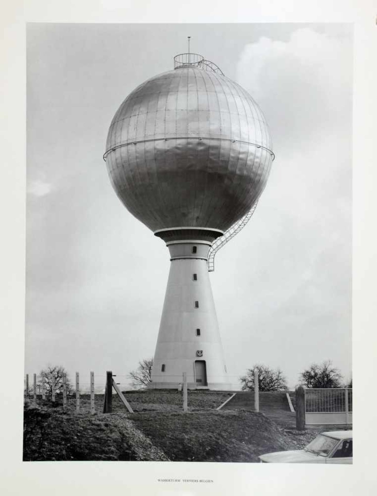 Bernhard und Hilla Becher. Wassertürme. Sechs Offsetdrucke nach Fotografien. 1976. Ca. 40 : 31 cm ( - Bild 2 aus 6