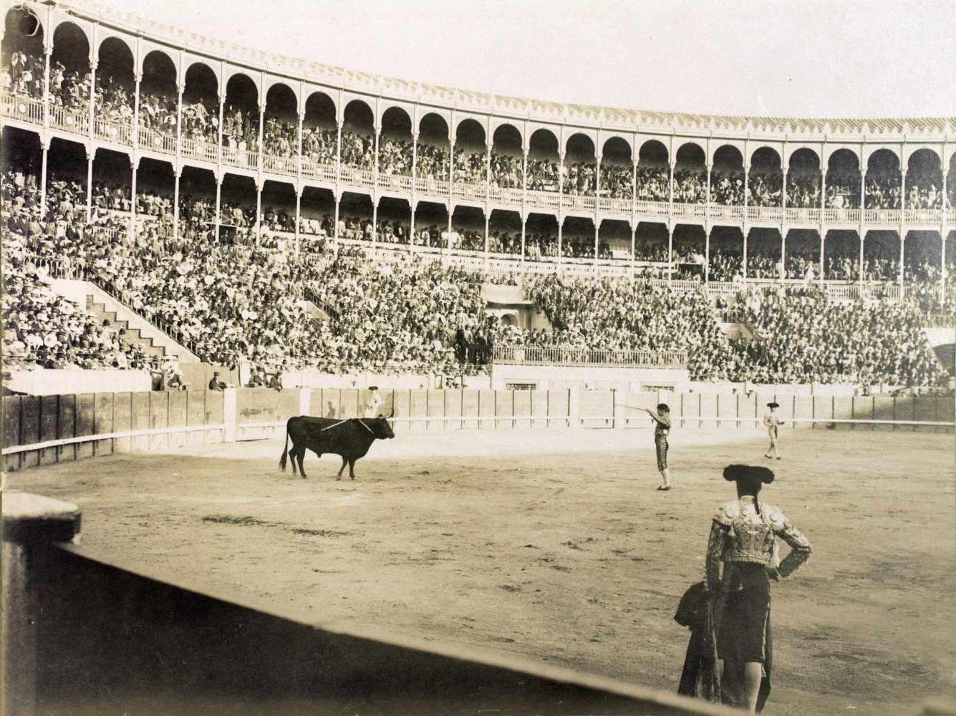 Landschaftsfotografie - Spanien. 1901. Zwei Fotoalben mit zusammen 107, meist großformatige,