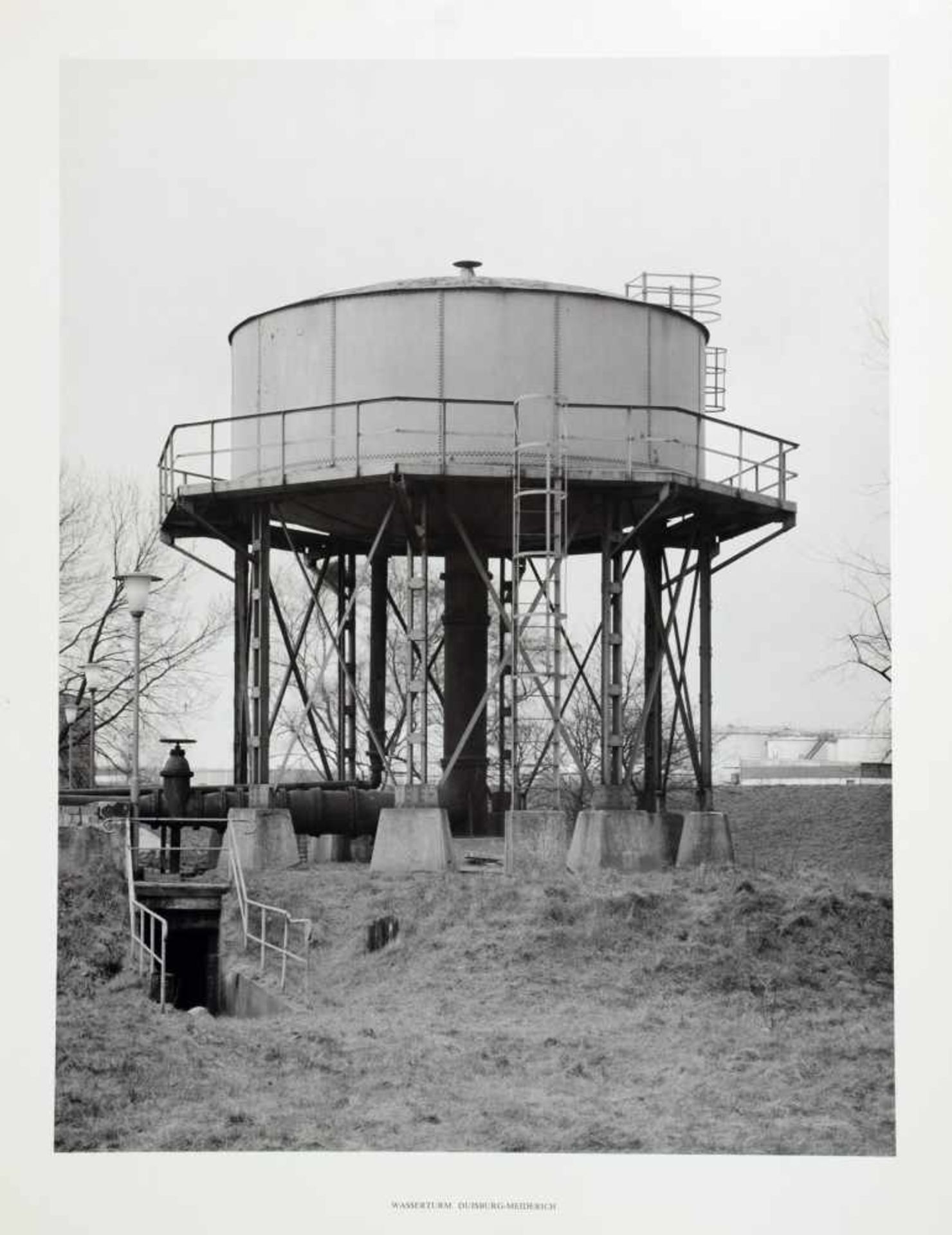 Bernhard und Hilla Becher. Wassertürme. Sechs Offsetdrucke nach Fotografien. 1976. Ca. 40 : 31 cm (