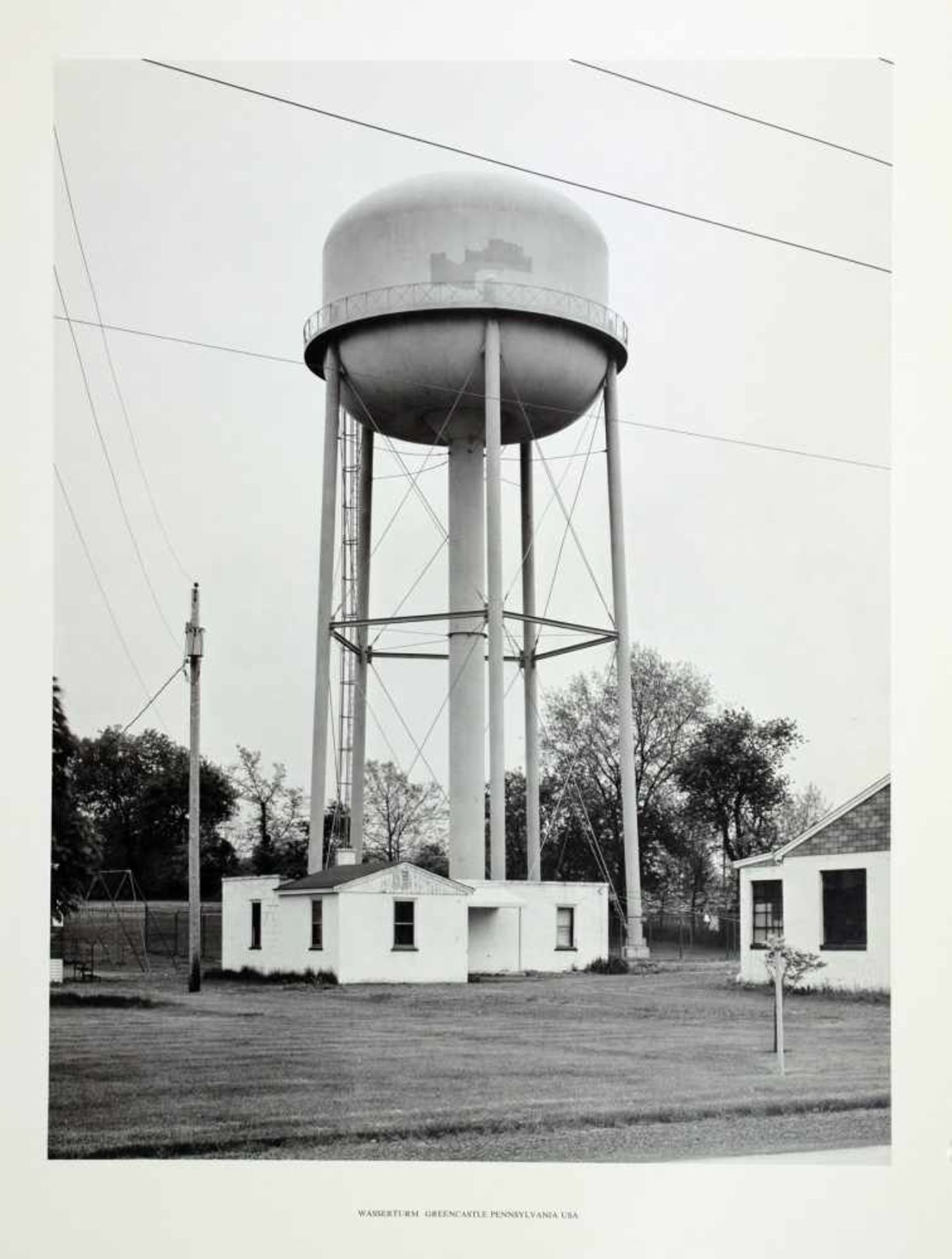 Bernhard und Hilla Becher. Greencastle, Pennsylvania. Offsetdruck nach Fotografie. 1976. 40,4 : 30,6