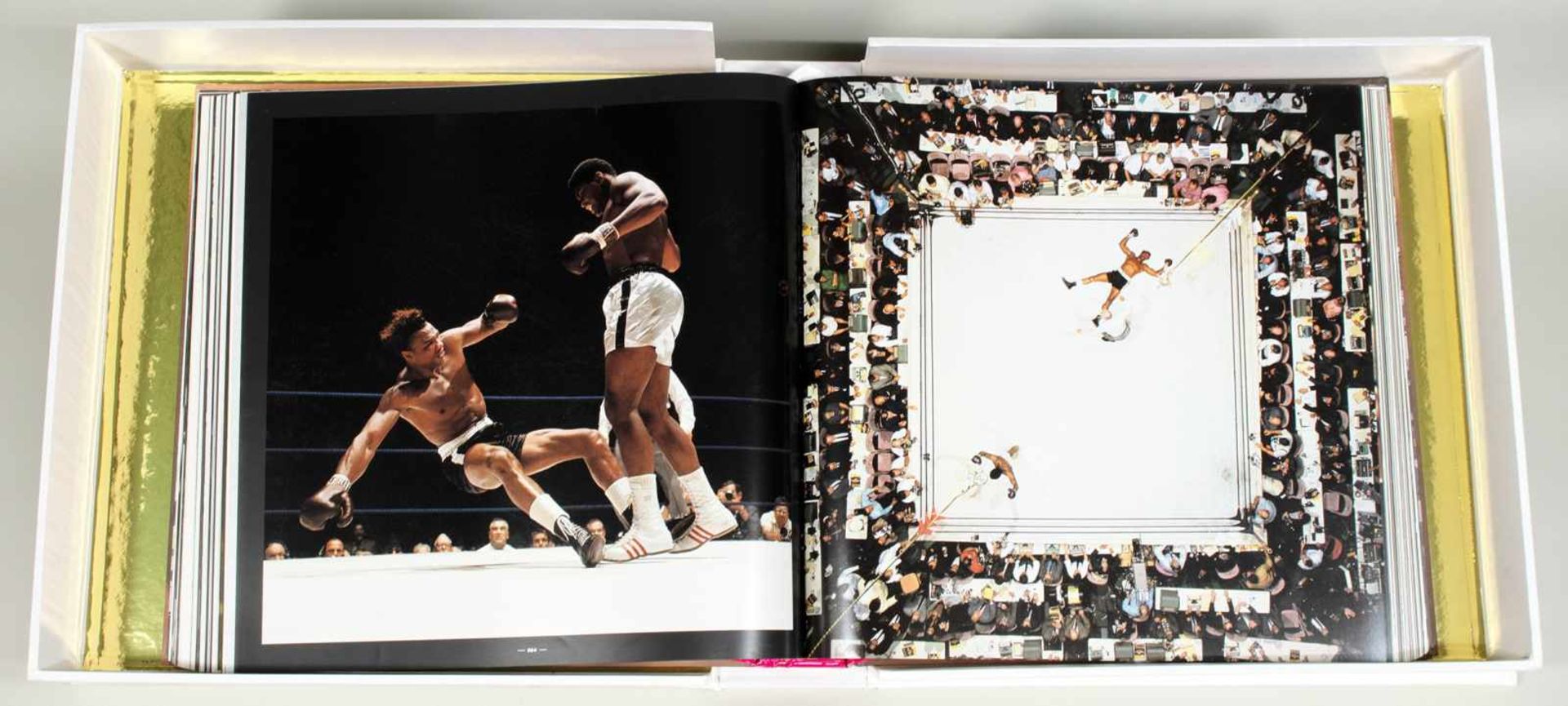 G. O. A. T. A Tribut to Muhammad Ali. Köln, Taschen 2004. Mit unzähligen fotografischen Abbildungen, - Image 6 of 9