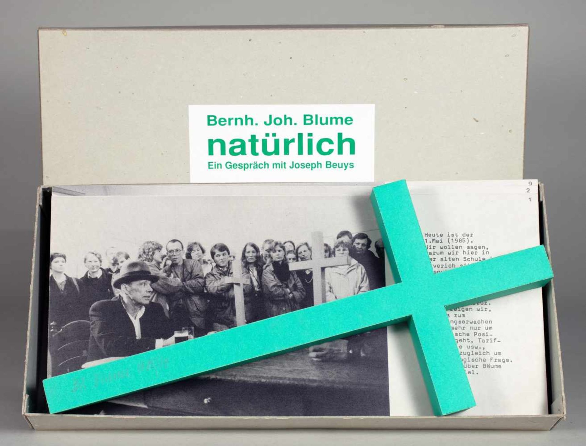 Bernhard Johannes Blume. Natürlich. Ein Gespräch mit Joseph Beuys. Multiple. 1989. 49 : 23 : 6 cm.