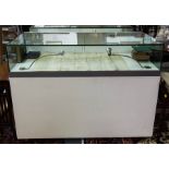 SHOP DISPLAY COUNTER WITH GLASS TOP 120 X 60 X 90CM