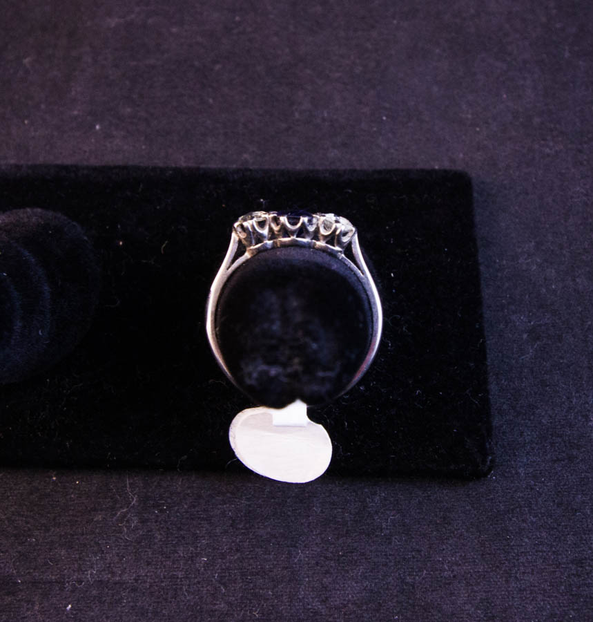 18CT WHITE FOLD SAPPHIRE + DIAMOND 3 STONE RING - Image 3 of 3
