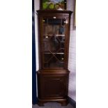 QUALITY MAHOGANY DIAMOND DOOR CORNER CABINET