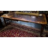 VICTORIAN MAHOGANY DINING TABLE + 2 LEAVES