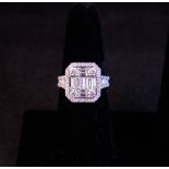 18K WHITE GOLD + BAGETTE DIAMOND SET RING