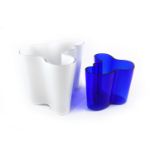 Alvar Aalto art glass group, each of organic form, consisting of a cobalt limited edition example