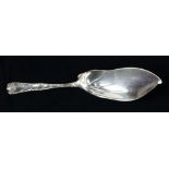 Tiffany & Co. sterling silver fish slice in the "Wave Edge" pattern, New York, 12.5"l, 5 troy oz.