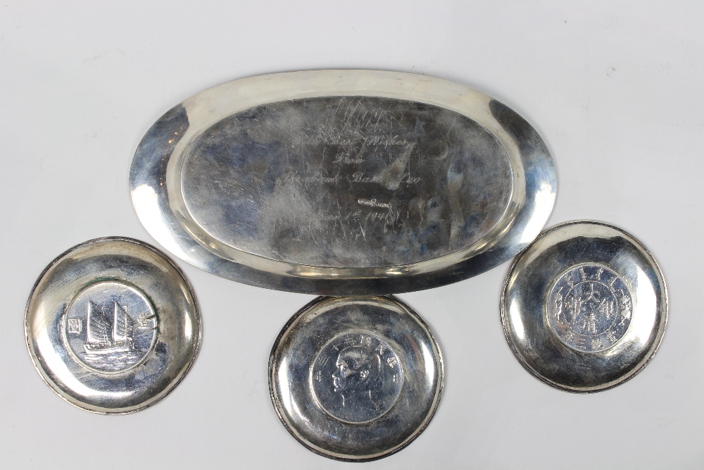(lot of 5) Chinese export sterling silver table articles, consisting of (3) Chinese silver coin - Image 3 of 5