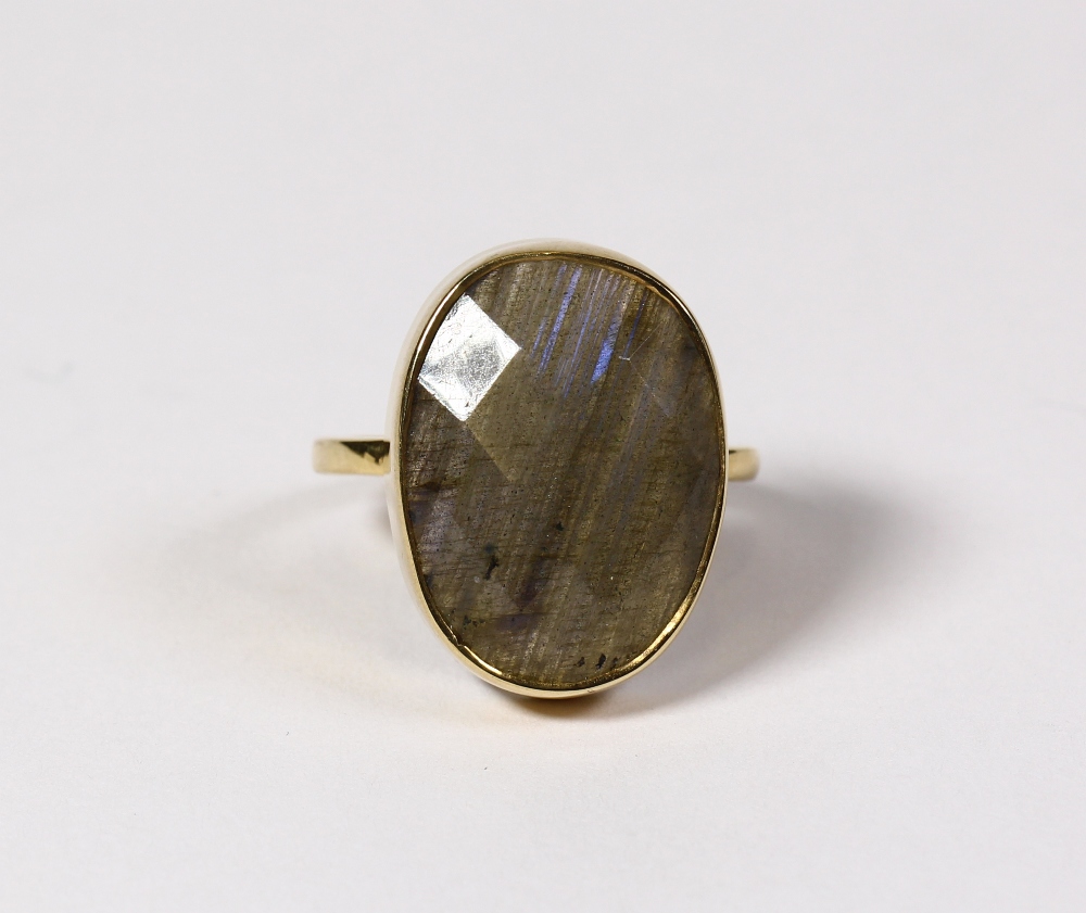 Labradorite and sterling silver gilt ring Featuring (1) oval faceted top cabochon, measuring - Image 2 of 4