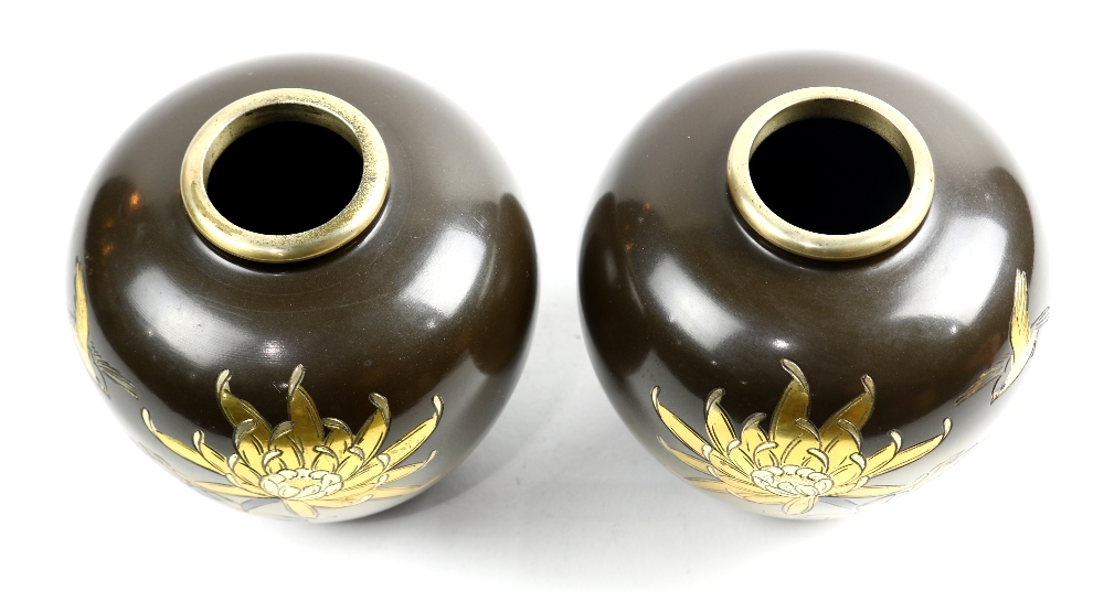 (lot of 2) Japanese pair of mixed metal vases, chrysanthemum and bird in silver and gilt color, - Image 3 of 3