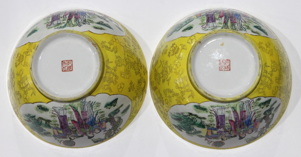 (lot of 39) Associated group of Chinese rose medallion export porcelain, including 11 plates, 10 tea - Image 7 of 8