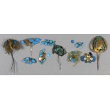 (lot of 10) Chinese kingfisher feather hair accessories, including two bird form hairpins and others