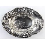 American sterling silver serving bowl, early 20th Century, executed in the Art Nouveau style, the