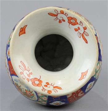 (lot of 2) Japanese Imari ware, late 19th century: a vase with flared neck above ovoid body, - Image 5 of 8