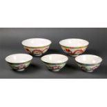 (lot of 5) Chinese porcelain bowls, consisting of three bowls depicting the Three Auspicious Fruits,