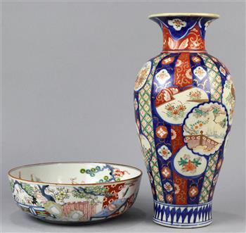 (lot of 2) Japanese Imari ware, late 19th century: a vase with flared neck above ovoid body, - Image 2 of 8