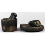 (lot of 4) Pair of Pre-Incan or Wari stone matates, including a bowl and rimmed plate, each with a