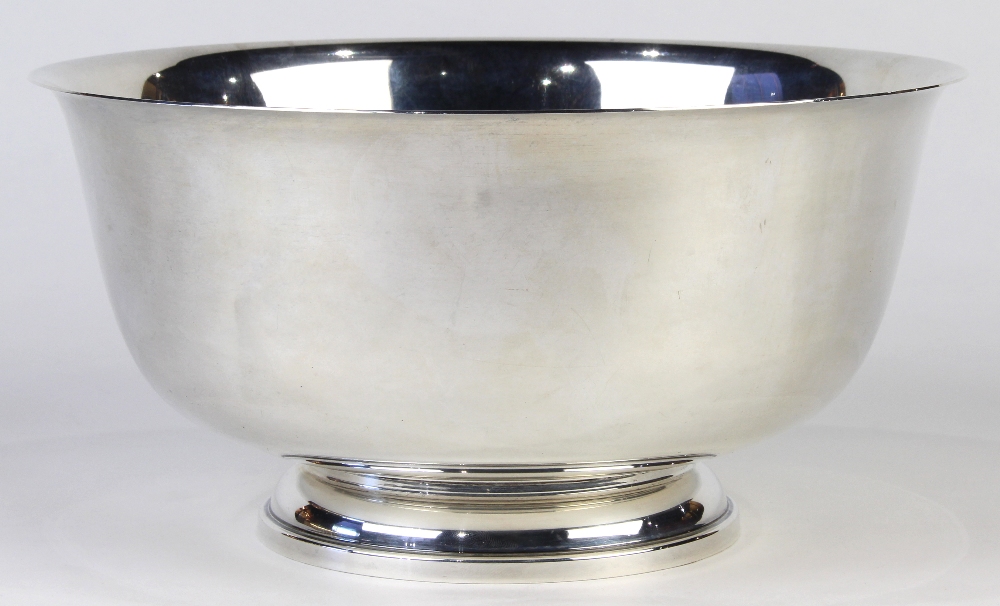M. Fred Hirsch Co. sterling silver "1768 Paul Revere" reproduction bowl, the tapering round form