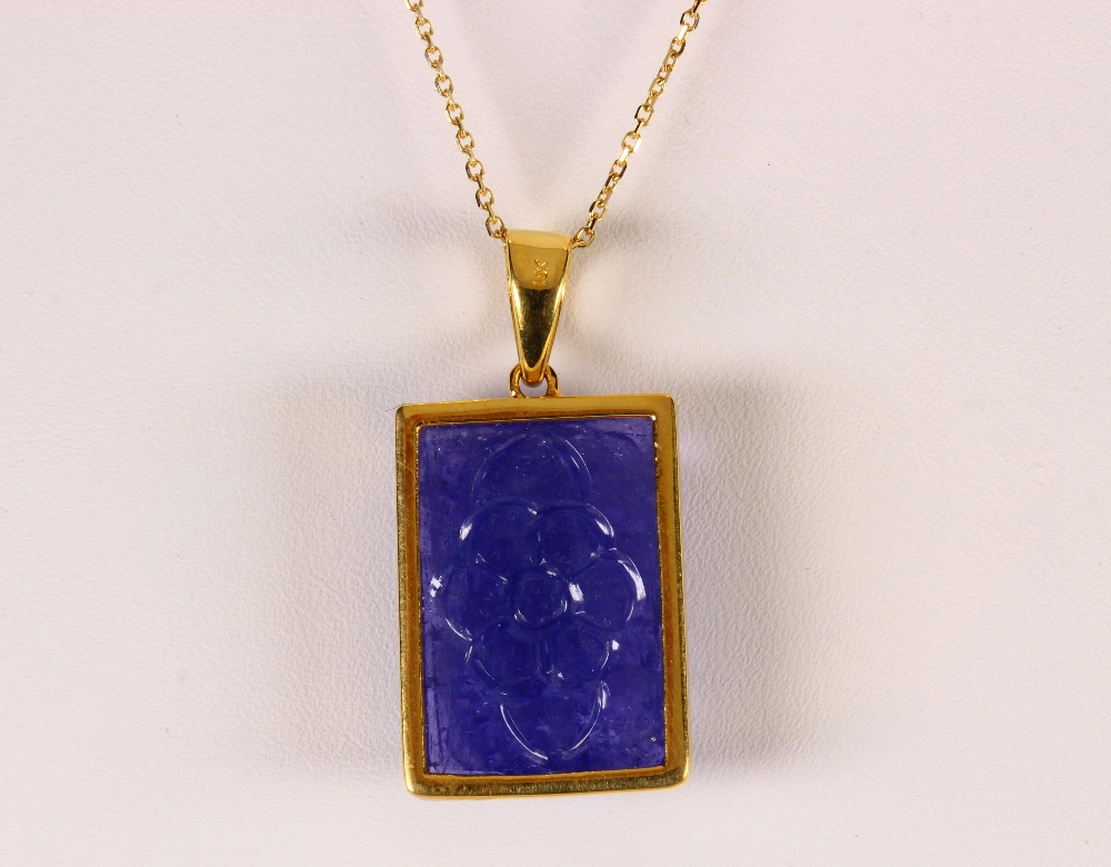 Tanzanite, diamond and 18k yellow gold pendant-necklace Featuring (1) carved foliate motif - Image 2 of 2