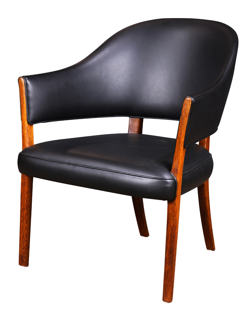 Ole Wanscher for AJ (Andreas Jeppe) Iversen rosewood and leather lounge chair, having a contoured
