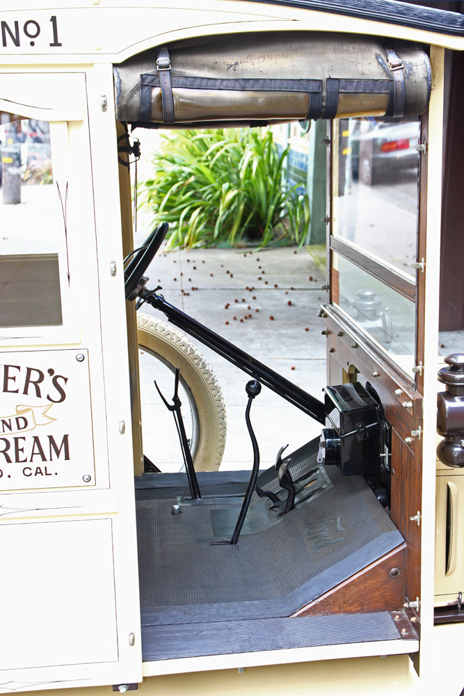 The Dreyer's Ice Cream 1920 Ford Model T delivery vehicle - Image 7 of 20