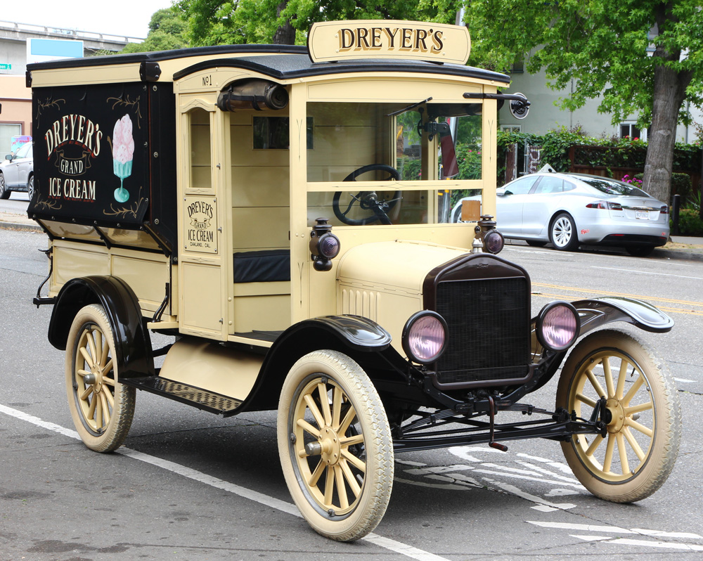 The Dreyer's Ice Cream 1920 Ford Model T delivery vehicle - Image 2 of 20