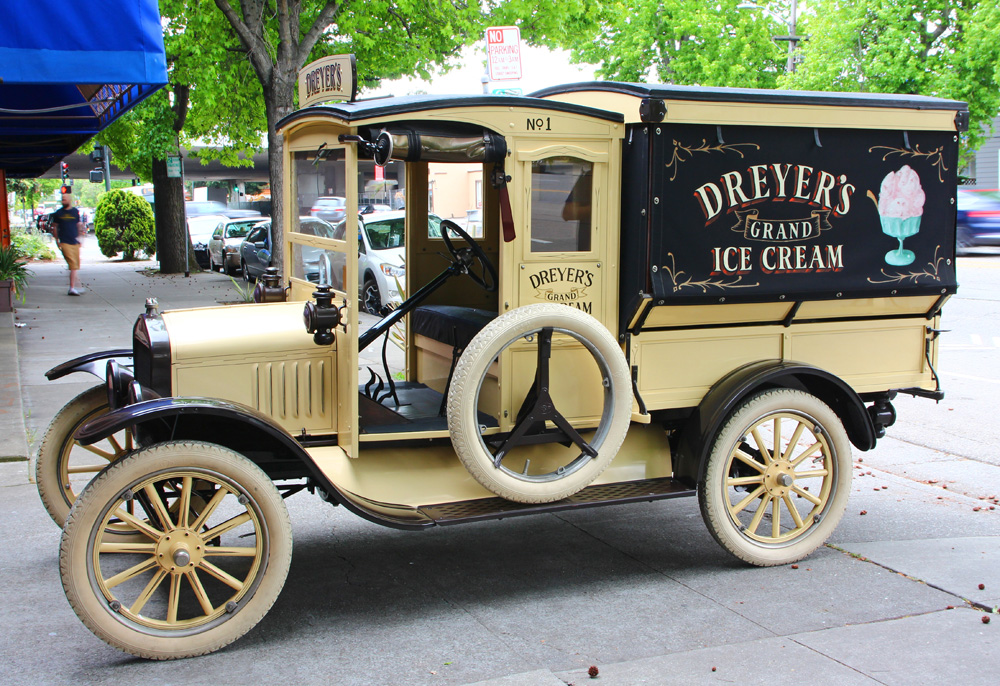 The Dreyer's Ice Cream 1920 Ford Model T delivery vehicle - Image 3 of 20
