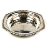 Wm. B. Durgin Company Art Nouveau style serving bowl, having a repousse hexagonal rim above the