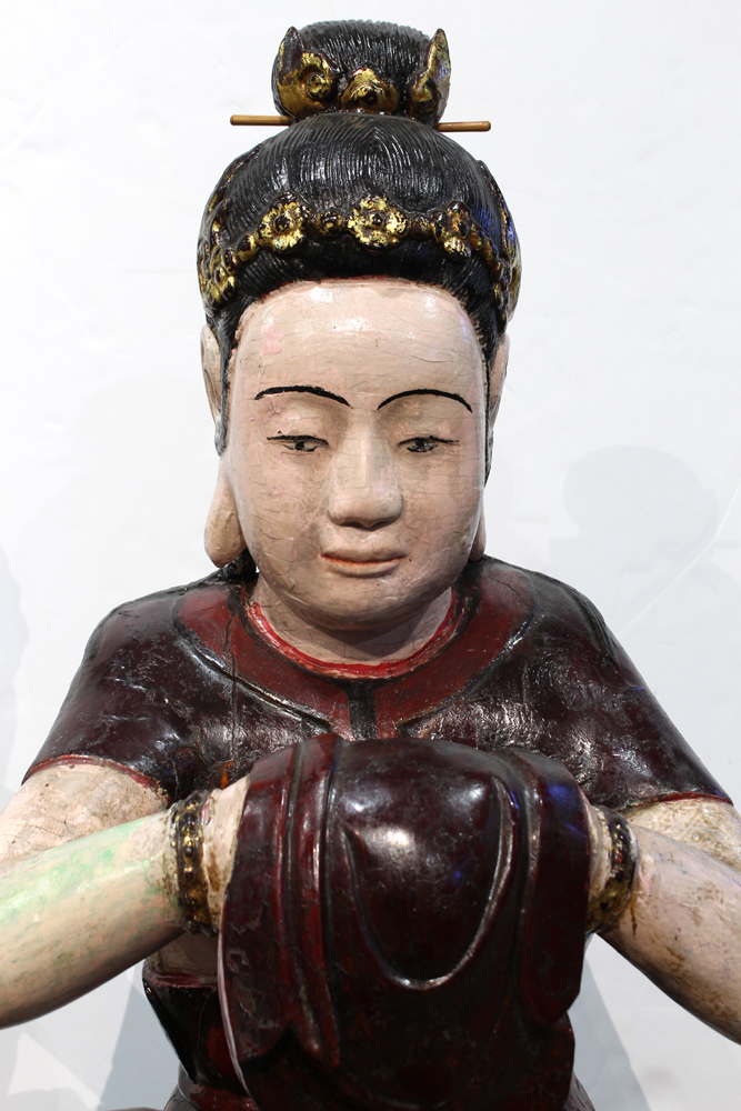 Pair of Vietnamese polychrome lacquered wooden apsaras, in a genuflection position with cloth draped - Image 6 of 6