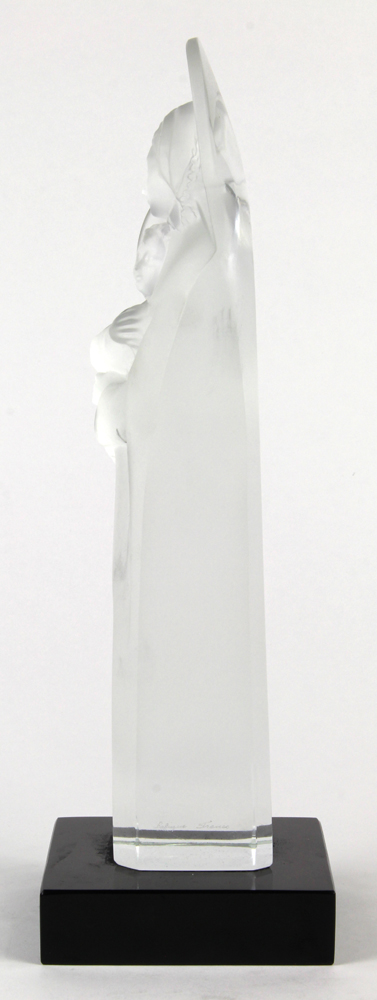 Lalique France Madonna and Child sculpture, executed in frosted crystal and resting on a square - Image 2 of 4