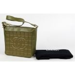 Chanel Zip Square Tote handbag 19cm, executed in green Chocobar calf leather, with dustbag, 8"h x