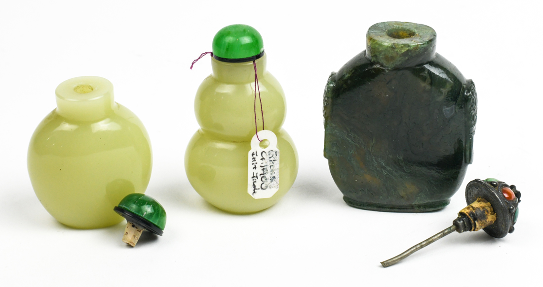 (lot of 3) Chinese snuff bottles: two celadon glass bottles, one of double gourd form; together with - Image 2 of 6