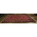 Heriz carpet, 7'3" x 9'3"