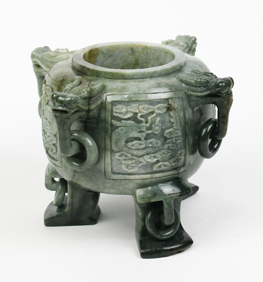 Chinese hardstone two-tiered lidded censer, carved with dragon reserves and dragon head handles - Image 4 of 10