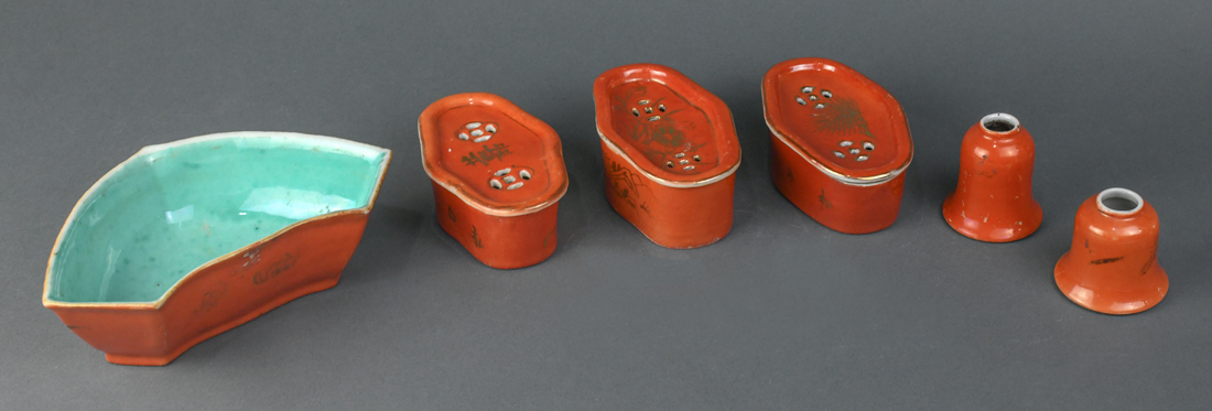 (lot of 6) Chinese gilt coral hue porcelain: three lobed boxes with openwork lids, two small brush