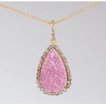 Tourmaline, diamond and 18k yellow gold pendant-necklace Centering (1) pear-shaped tourmaline,