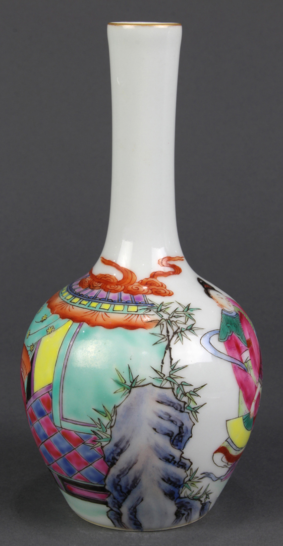 Chinese famille rose small porcelain vase, with a stickneck and globular body featuring a monk and - Image 4 of 6