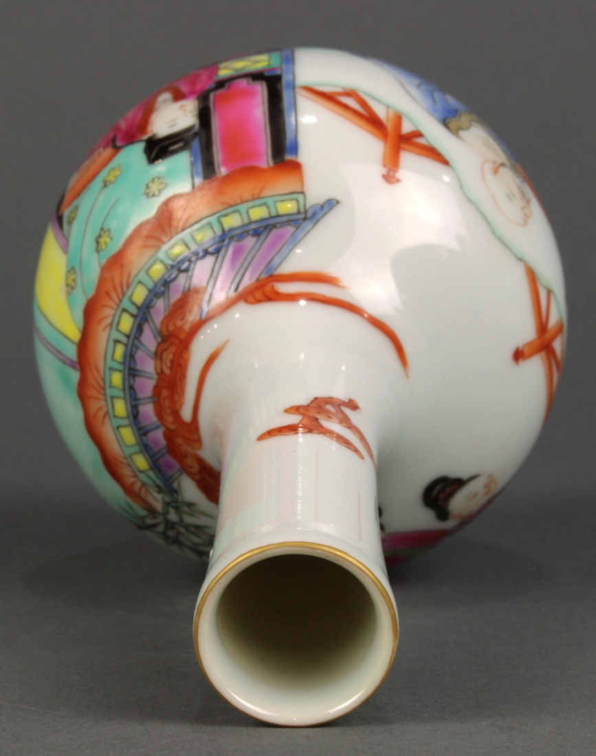 Chinese famille rose small porcelain vase, with a stickneck and globular body featuring a monk and - Image 5 of 6