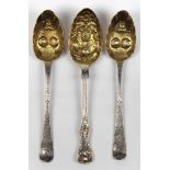 (lot of 3) English sterling silver and gilt wash berry spoons, two with London hallmarks, each