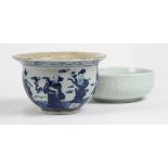 (lot of 2) Chinese underglazed blue porcelain vessel, with an everted rim and the exterior of the