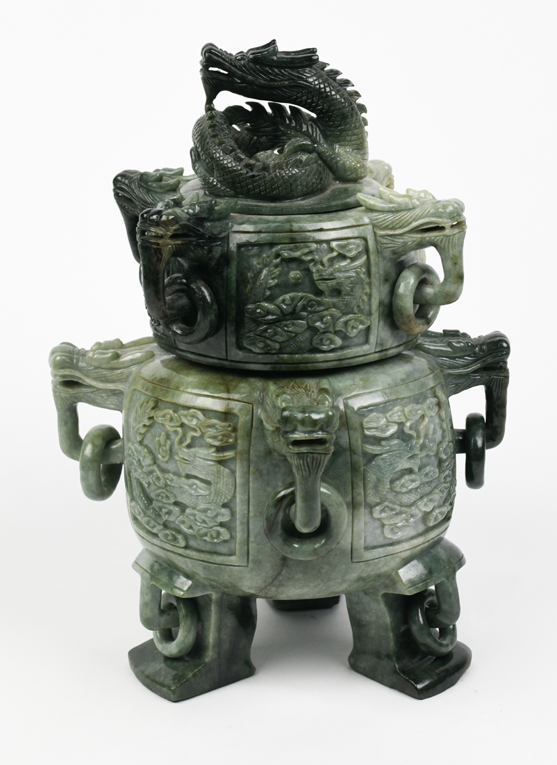 Chinese hardstone two-tiered lidded censer, carved with dragon reserves and dragon head handles - Image 3 of 10