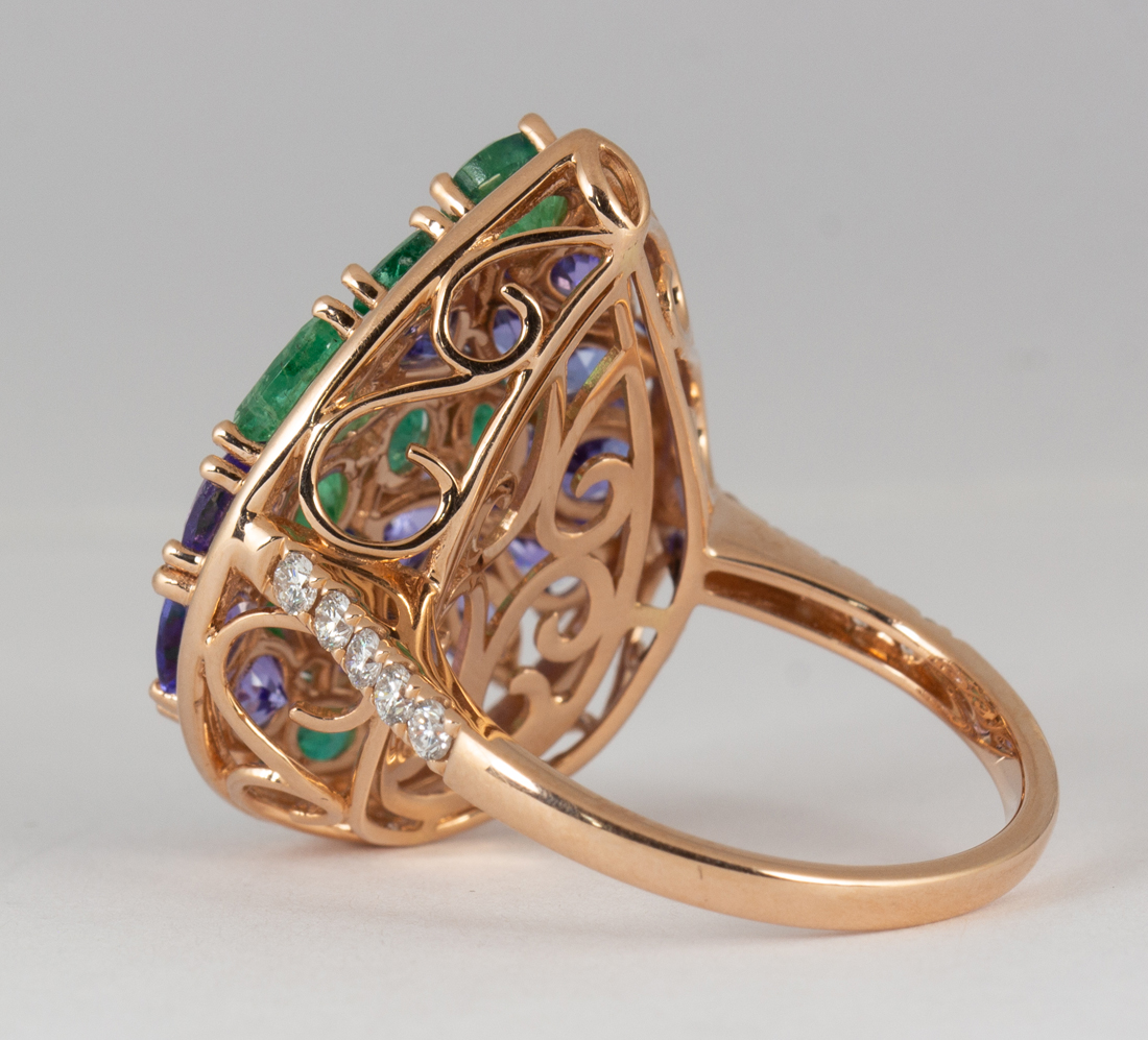 Tanzanite, emerald, diamond and 14k yellow gold ring Featuring (11) varying-shaped emeralds, - Image 4 of 6