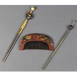 (lot of 3) Japanese hair ornaments, Edo period, consisting of two kanzashi hair pins, decorated with