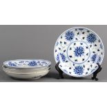 (lot of 4) Chinese underglazed porcelain dishes, featuring stylized lotus scrolls to the interior,