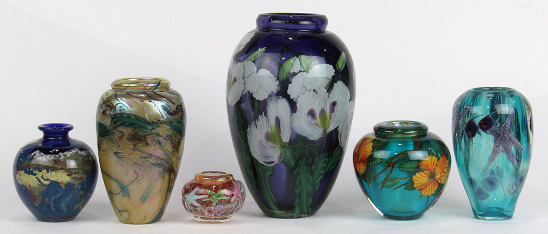 (lot of 6) Lundberg Studios paperweight vase group, five by Daniel Salazar, the largest decorated