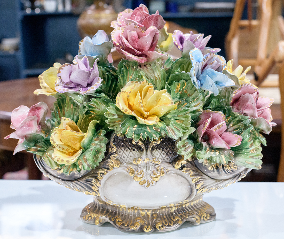 Italian Capodimonte urn, covered urn with a partial gilt body with floral reserves, surmounting