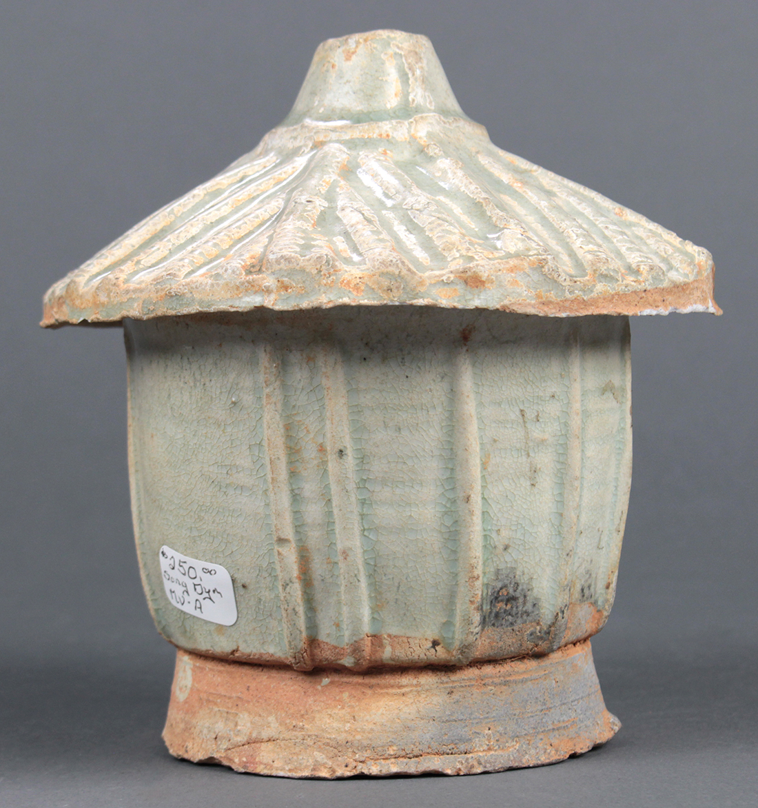 Chinese celadon glazed covered jar, in the form of a granary, with a thatched roof form lid and - Image 2 of 5