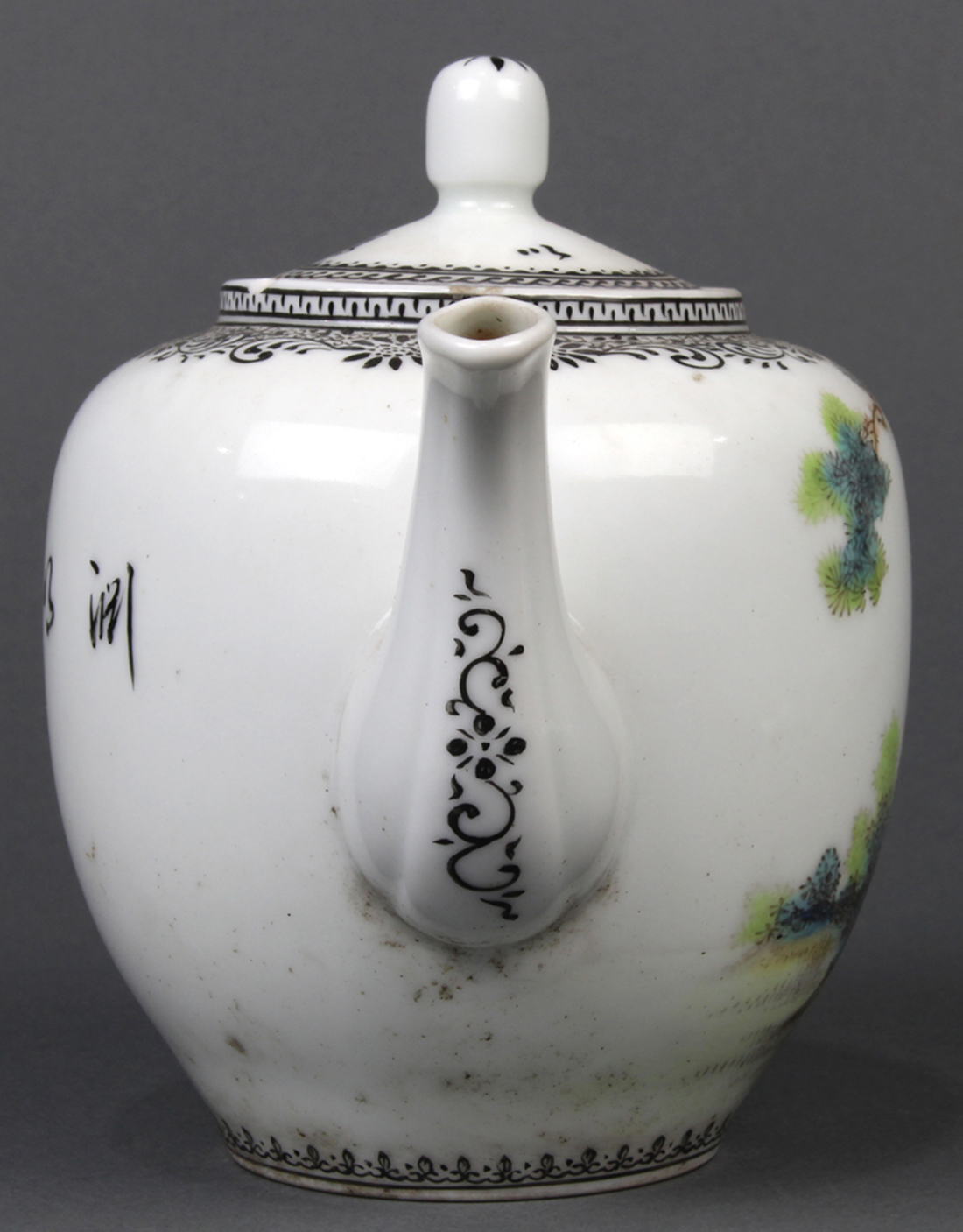 Chinese enameled porcelain tea pot, depicting famous poet Tao Yuanming picking chrysanthemums in the - Image 2 of 6